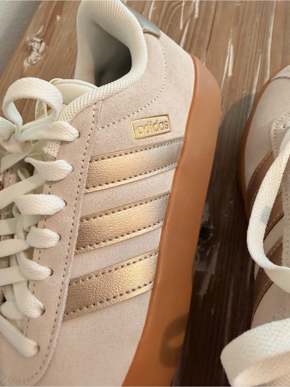 adidas VL Court 3.0 Suede Sneakers Beige Taupe Gold Metallic Stripes (Size 8) - Picture 4 of 10